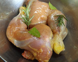 Foto del paso 1 de la receta: Guiso de pollo al whisky con corazones de alcachofas en salsa de pimiento