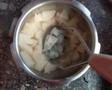 A picture of step 1 of Shalgam ka saag/ Turnip saag.