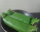 Foto langkah ke 6 dari resep Nasi Bakar Sambal Ikan Bilis.