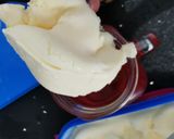 Gambar langkah 3 resipi Strawberry Float Vanila.