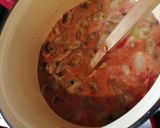 Zupa na pomidorach, pieczarkach i czerwonej fasoli krok przepisu 3 zdjęcie