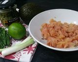 Foto del paso 1 de la receta Tartar de salmón para Navidad