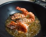 Foto langkah ke 2 dari resep Udang goreng jumbo maizena.