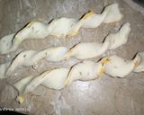 A picture of step 9 of Twisted aloo samosa.