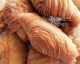 A picture of step 1 of Flaky Spiral Curry Puffs.