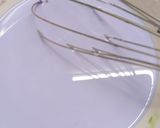 Hình bước làm 1 của món Bánh lọt hoa đậu biếc
