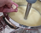 Foto del paso 5 de la receta: Crema de puerros, calabacín, patatas y quesitos