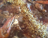 Foto del paso 3 de la receta: Fideuá mixta de conejo y gambón
