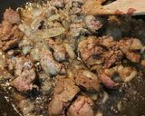 Hagymás csirkemáj zsírjában recept fázis 2 fotója