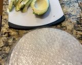 Hình bước làm 1 của món Avocados Spring Roll