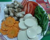 Hình bước làm 1 của món Canh Hẹ Đậu Hũ Nấm Rơm chay