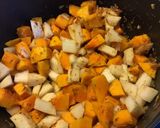 Une image de l'étape 4 de Soupe de potimarron aux navets tomates et citron confit.