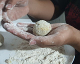 Foto del paso 7 de la receta: Bolitas de plátano, rellenas de mermelada de betabel