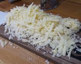 A picture of step 7 of Chicken fillets with caramalised onion and melted cheese.