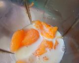 A picture of step 2 of Muskmelon Milkshake.