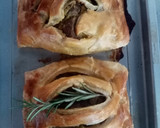 Foto del paso 4 de la receta: Beef Wellington en salsa de cacahuate y rollitos de jamón