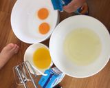 Hình bước làm 1 của món Pancake với bé
