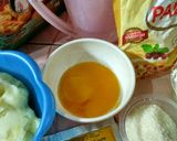 Foto langkah ke 1 dari resep Donat kentang.