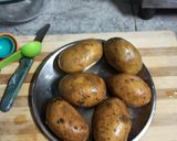 A picture of step 1 of Aloo Jeera.