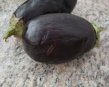 A picture of step 1 of Eggplant 🍆 with garlic and vinegar 😋.