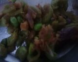 A picture of step 1 of Shahi Veg Kolhapuri with Amla.