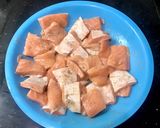Foto langkah ke 1 dari resep Salmon Tumis Cabai.