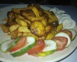 A picture of step 3 of Fried chips and plantain in kidney sauce.