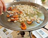 Foto del paso 4 de la receta: Fideuà con gambas y sepia🦐