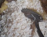 A picture of step 5 of Yakhni pulao.