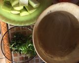 Foto langkah ke 1 dari resep Sayur Bening Gambas Laksa.