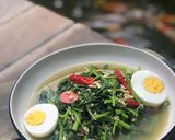 Foto langkah ke 5 dari resep Tumis bayem telor.
