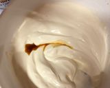 Foto del paso 2 de la receta: Yogur Helado "Llaollao" 🍦