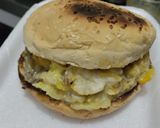 Foto del paso 11 de la receta: Sándwich🥙de berenjena,🍆calabacín y queso🧀crema🥯