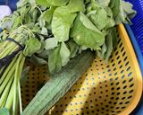 Foto langkah ke 1 dari resep Sayur Bening Bayam & Oyong.