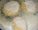 A picture of step 4 of Coated filled doughnuts.