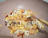 Foto langkah ke 2 dari resep Mie tiaw goreng seafood.