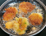 Foto del paso 7 de la receta: Buñuelos de Merluza, Langostinos y Calçot