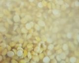 A picture of step 1 of Chanay ki bhunni daal.