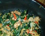 Foto langkah ke 5 dari resep Tumis daun pepaya.