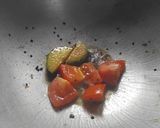 A picture of step 3 of Parshe Fish curry.