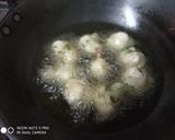 A picture of step 3 of Rice mavu bonda.