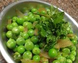 A picture of step 6 of Matar ki Ghugni.