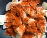 Foto langkah ke 2 dari resep Spicy Roasted Potato Masala.