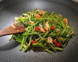 Foto langkah ke 6 dari resep Tumis Kangkung Saus Tiram (Tidak Pedas).