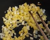 Hình bước làm 1 của món Trứng omelet kiểu Tây Ban Nha