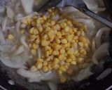Foto langkah ke 3 dari resep 14. Tumis jamur tiram jagung manis.