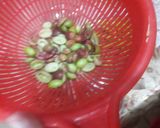 A picture of step 1 of Mirchi karaunde.