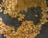 A picture of step 1 of Stove top salty buttery popcorn.