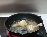 Foto del paso 3 de la receta: El mejor muslito de pollo crocante picante