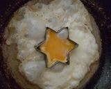 A picture of step 3 of Half fry star egg.